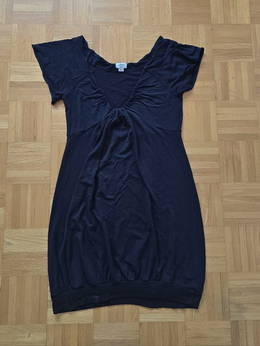 Wilfred Black VNeck Short Sleeve Tunic Top Lightweight Size Small